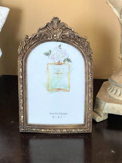 Vintage Picture Frame - Antique-Style Frame for 5x7" Photos - Victorian - Bronze Gold Metal